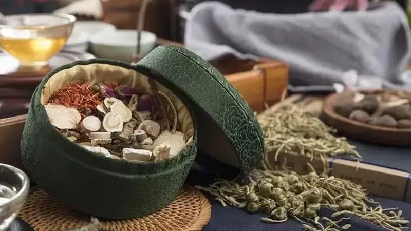 艾灸拔罐，古法养生在现代杭州的体验与评价