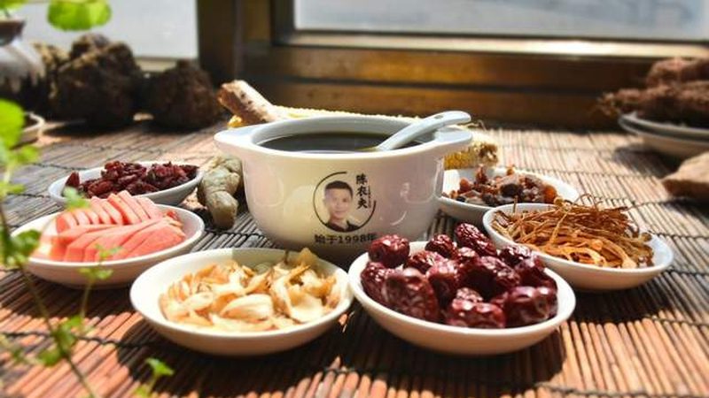 拔罐与刮痧：传统理疗的异同解析**
